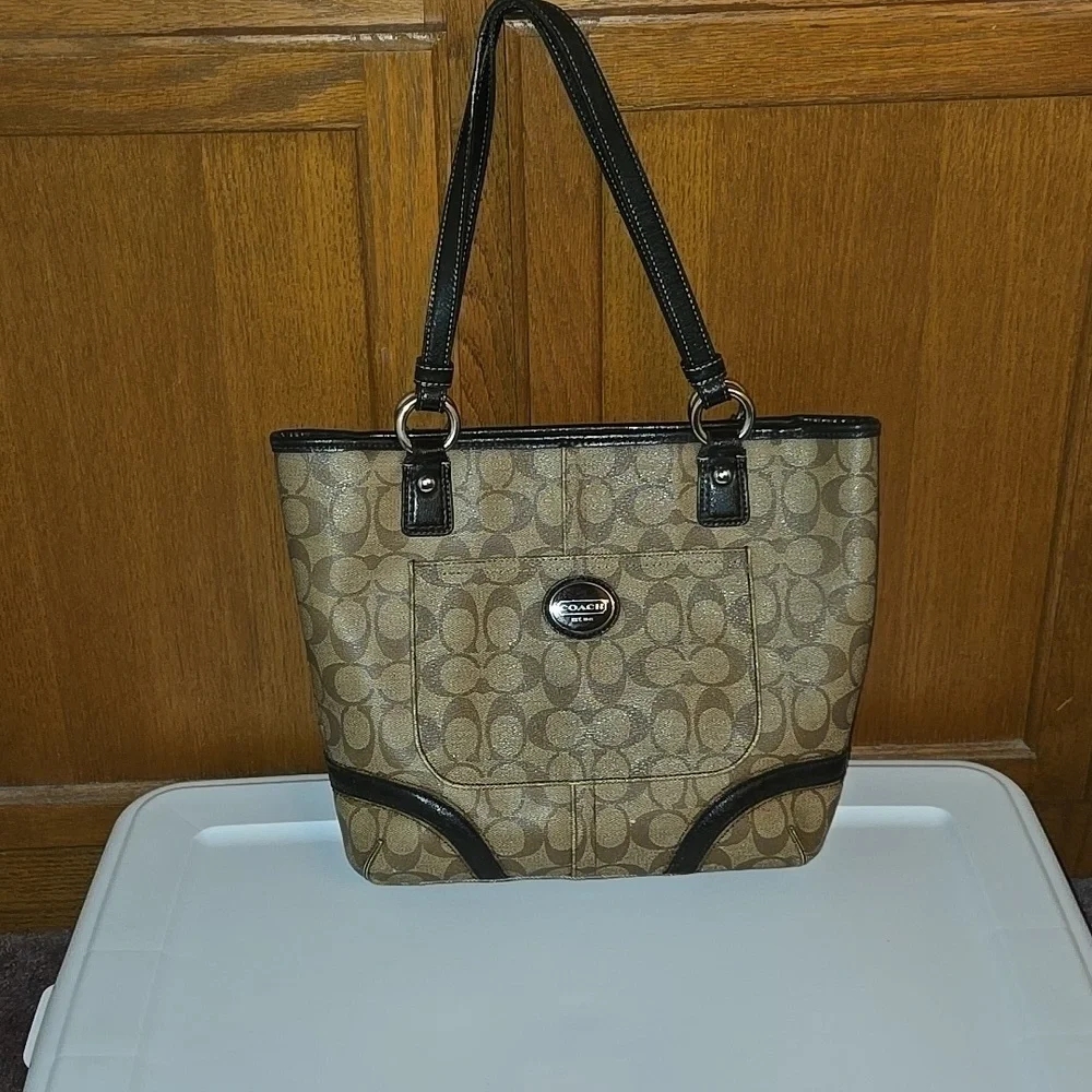 Coach handbag - Picture 1 of 14